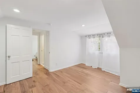 11 Lee Avenue Hawthorne NJ 07506