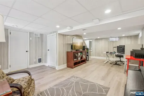 11 Lee Avenue Hawthorne NJ 07506
