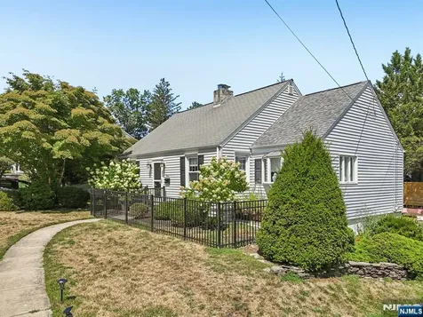 11 Lee Avenue Hawthorne NJ 07506