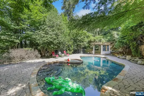 510 Priscilla Lane Englewood NJ 07631