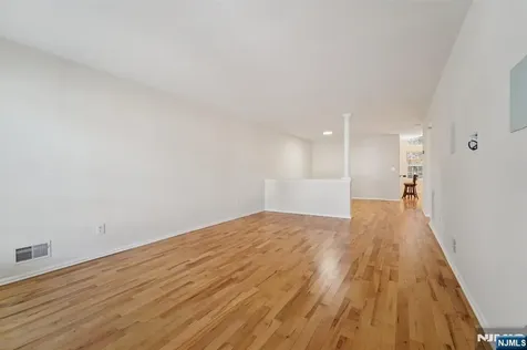 413 Green Mountain Road Mahwah NJ 07430