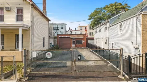 311 42nd Street Union City NJ 07087