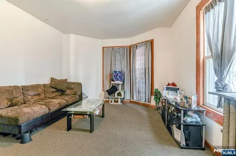44 Stuyvesant Avenue Newark NJ 07106