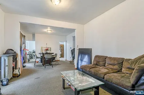 44 Stuyvesant Avenue Newark NJ 07106