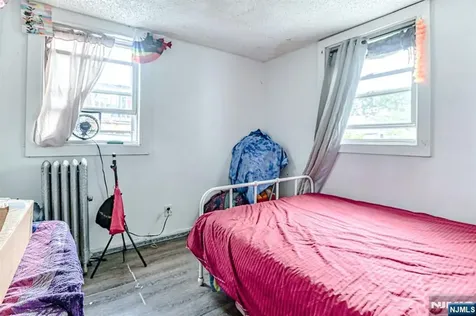 44 Stuyvesant Avenue Newark NJ 07106