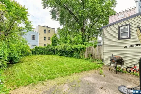 44 Stuyvesant Avenue Newark NJ 07106