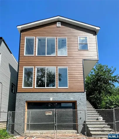 162 S 12th Street Newark NJ 07107