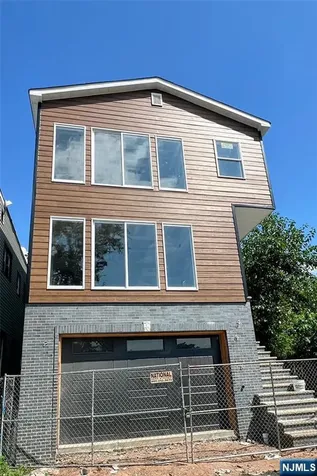 162 S 12th Street Newark NJ 07107