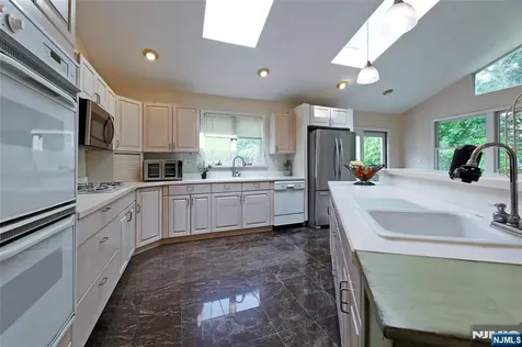 874 Ridgewood Boulevard Twp Of Washington NJ 07676