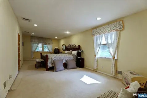 874 Ridgewood Boulevard Twp Of Washington NJ 07676