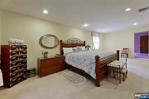 874 Ridgewood Boulevard Twp Of Washington NJ 07676