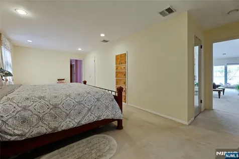 874 Ridgewood Boulevard Twp Of Washington NJ 07676