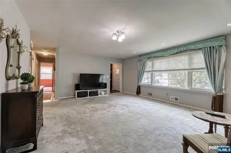 874 Ridgewood Boulevard Twp Of Washington NJ 07676