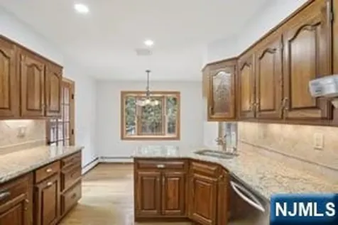 7 Park Demarest NJ 07627