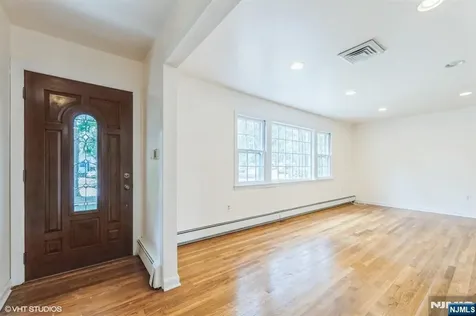 275 Taft Court Paramus NJ 07652