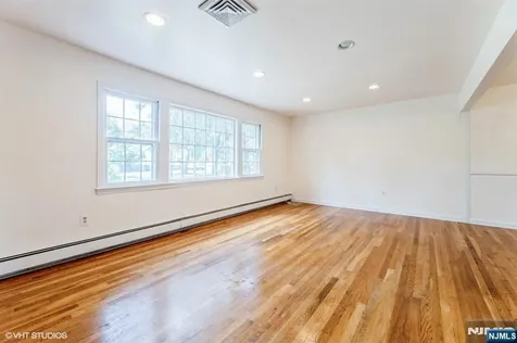 275 Taft Court Paramus NJ 07652
