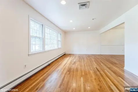 275 Taft Court Paramus NJ 07652