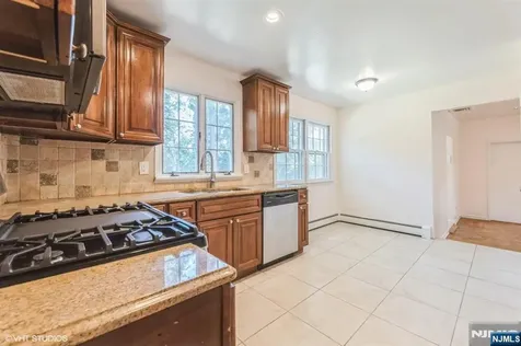 275 Taft Court Paramus NJ 07652