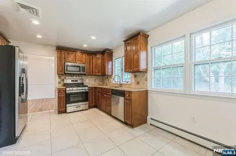 275 Taft Court Paramus NJ 07652