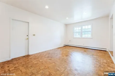 275 Taft Court Paramus NJ 07652