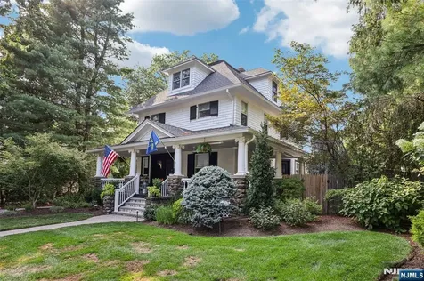44 Washington Place Ridgewood NJ 07450