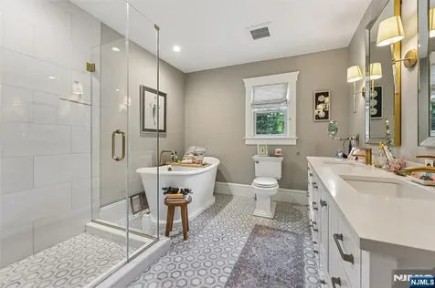 44 Washington Place Ridgewood NJ 07450