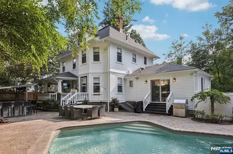 44 Washington Place Ridgewood NJ 07450