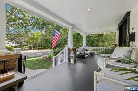 44 Washington Place Ridgewood NJ 07450