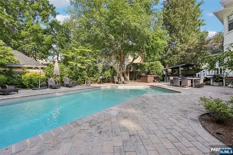 44 Washington Place Ridgewood NJ 07450