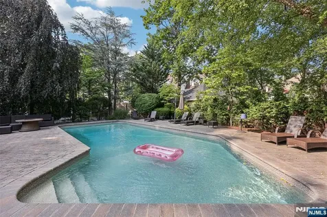 44 Washington Place Ridgewood NJ 07450