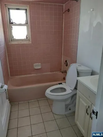 232 Roosevelt Place Lodi NJ 07644