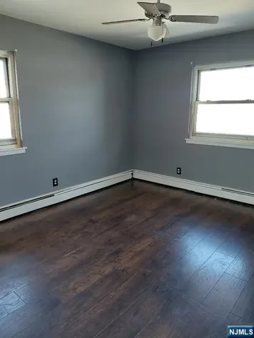 232 Roosevelt Place Lodi NJ 07644