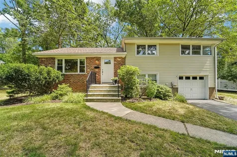 12 Spruce Ho-ho-kus NJ 07423