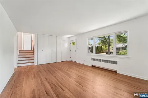 12 Spruce Ho-ho-kus NJ 07423