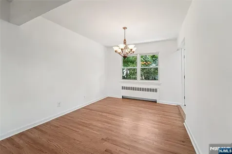 12 Spruce Ho-ho-kus NJ 07423