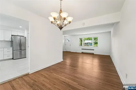 12 Spruce Ho-ho-kus NJ 07423