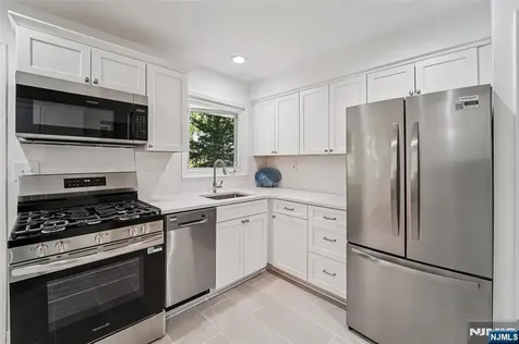 12 Spruce Ho-ho-kus NJ 07423