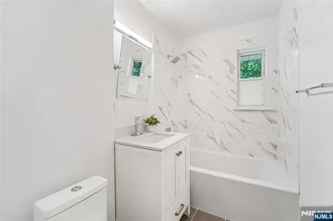 12 Spruce Ho-ho-kus NJ 07423
