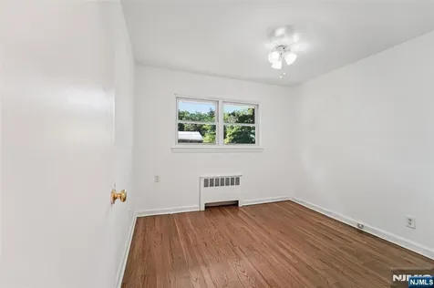 12 Spruce Ho-ho-kus NJ 07423