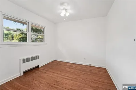 12 Spruce Ho-ho-kus NJ 07423