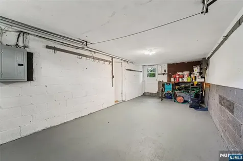 12 Spruce Ho-ho-kus NJ 07423
