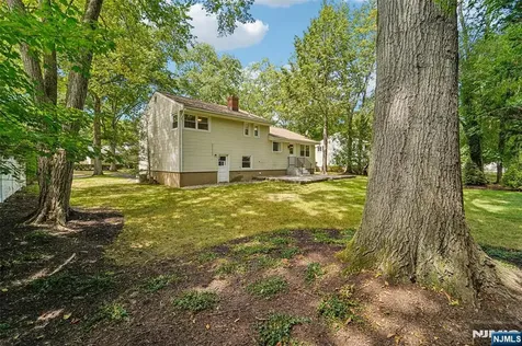 12 Spruce Ho-ho-kus NJ 07423