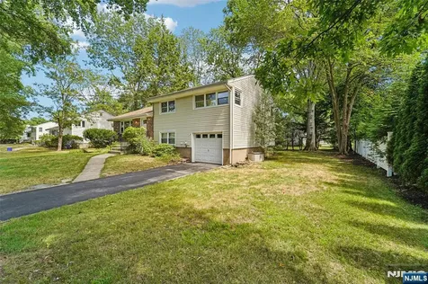 12 Spruce Ho-ho-kus NJ 07423