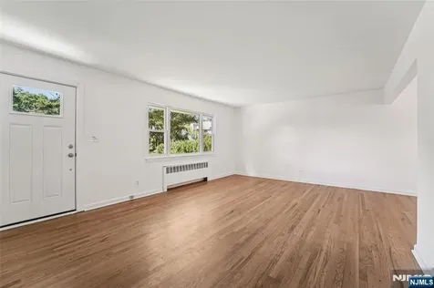 12 Spruce Ho-ho-kus NJ 07423