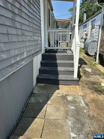 15 Second Lodi NJ 07644