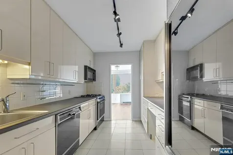 5 Horizon Road Fort Lee NJ 07024