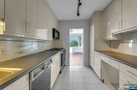 5 Horizon Road Fort Lee NJ 07024
