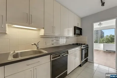 5 Horizon Road Fort Lee NJ 07024