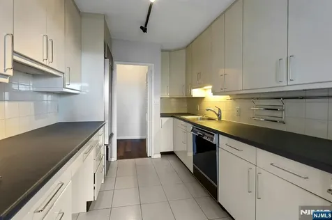 5 Horizon Road Fort Lee NJ 07024