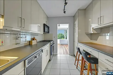 5 Horizon Road Fort Lee NJ 07024